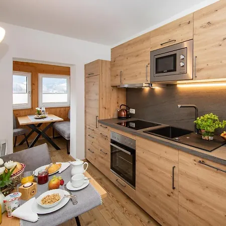 Гостьовий будинок Haus Ditzer - Theresia 4*