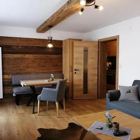 Haus Ditzer - Theresia Гостьовий будинок 4*