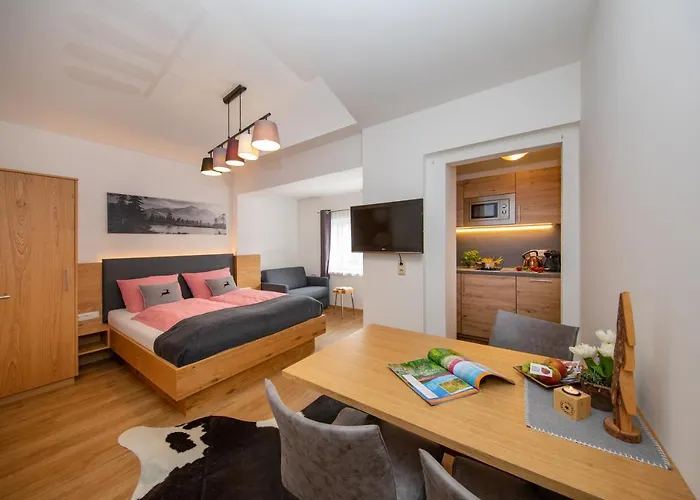 Haus Ditzer - Theresia Gasthof 4*